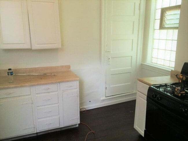 Photo - 156 Robinson St House