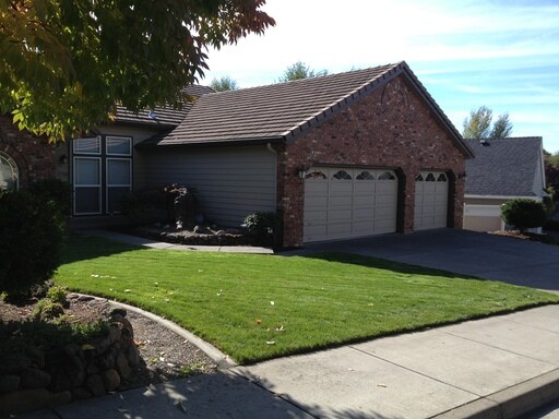 Building Photo - 2758 Kerrisdale Ridge Dr