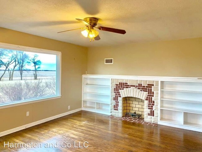 Building Photo - 2 br, 1 bath House - 20401 W 109th St N