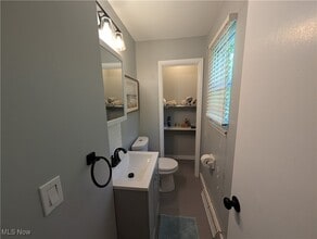 Building Photo - 1494 Hilton Dr