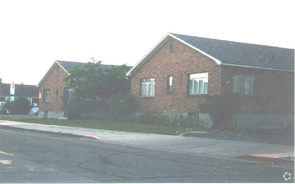 Building Photo - 511 Roberts St