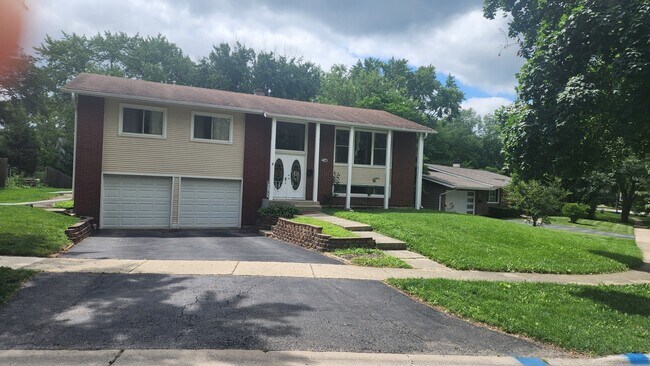 Building Photo - 2541 Jackson Dr