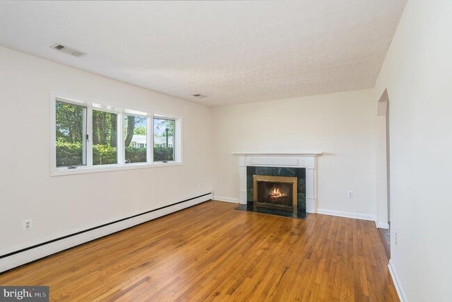 Building Photo - 5912 3rd St S