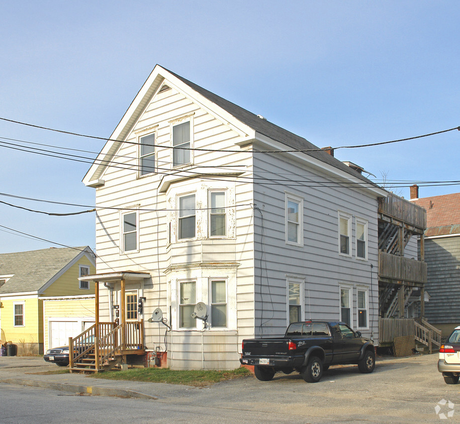 Primary Photo - 156 Holland St