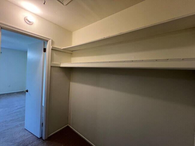 Foto del edificio - 9153 Ellie Dr