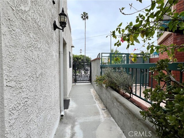 Foto del edificio - 327 W Stocker St