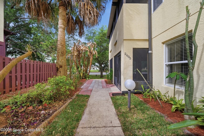 Building Photo - 2605 S Park Ave