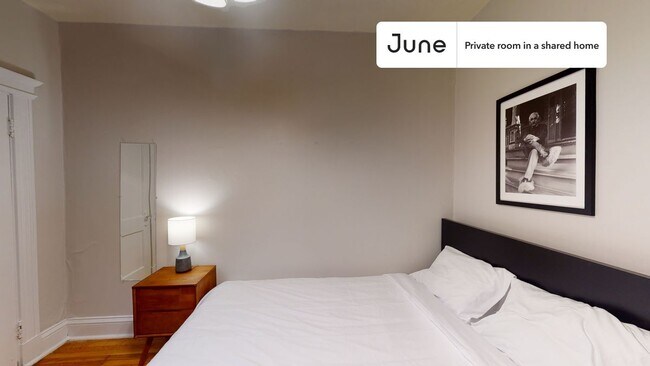 Foto del edificio - Private bedroom in 3 bed/1 bath Home