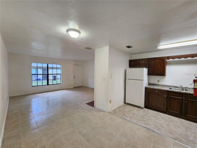 Foto del edificio - 6136 NW 26th St