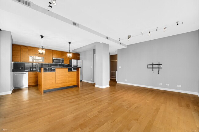 Foto del edificio - 811 W Eastwood Ave