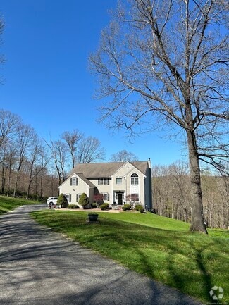 Building Photo - 77C Long Meadow Hill Rd