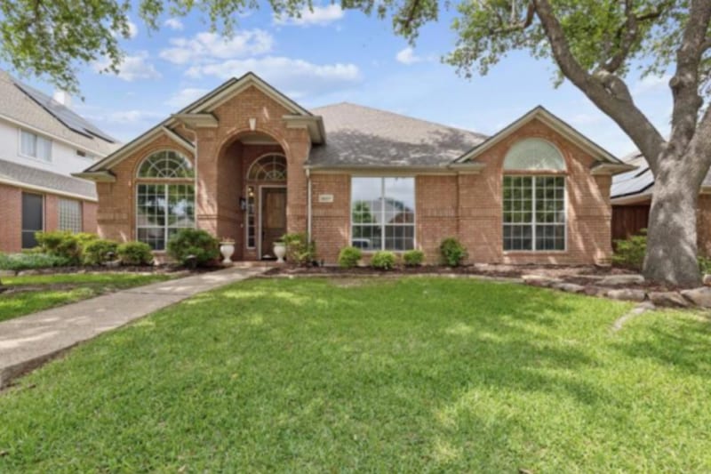 Primary Photo - 3927 Walden Way