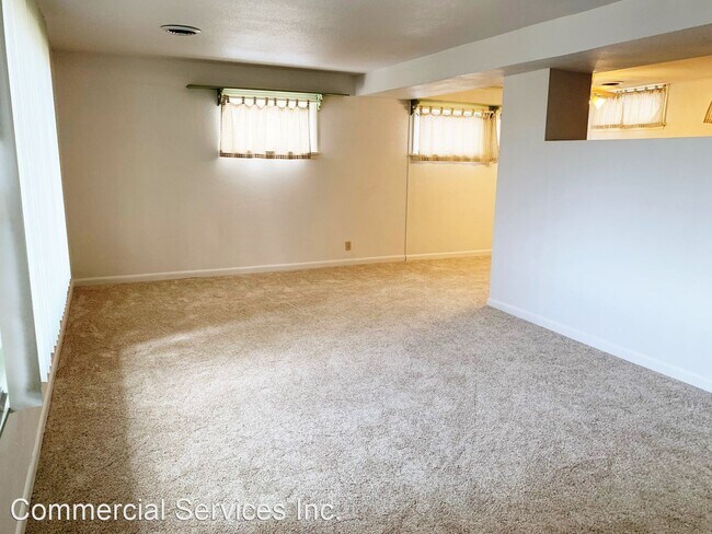 Building Photo - 4 br, 1.5 bath House - 1655 S. Birch
