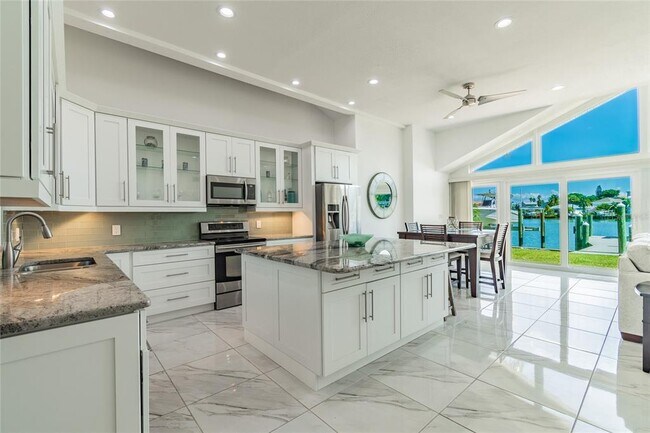 Building Photo - 1205 Bayshore Blvd
