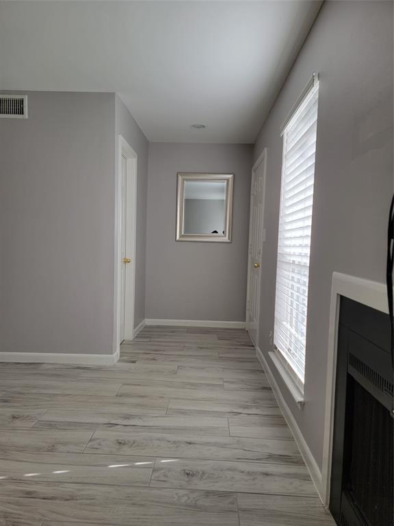 Building Photo - 3303 W Greenridge Dr