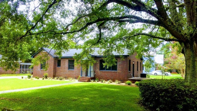 Building Photo - 403 Martello Dr
