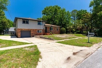 Building Photo - 23 Driftwood Ave SW