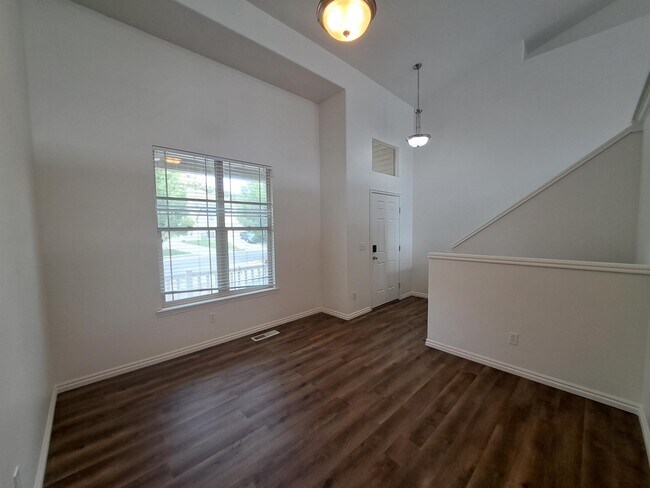 Building Photo - 7398 N Ute Dr
