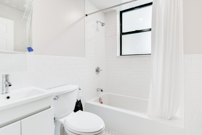 Building Photo - 179 Mott St
