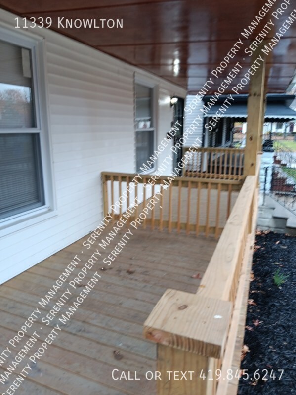 Building Photo - Recently Renovated 3 Bedroom 1.5 Bath Avai...