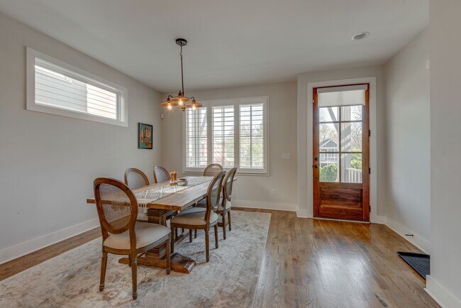 Building Photo - 3505B Wrenwood Dr