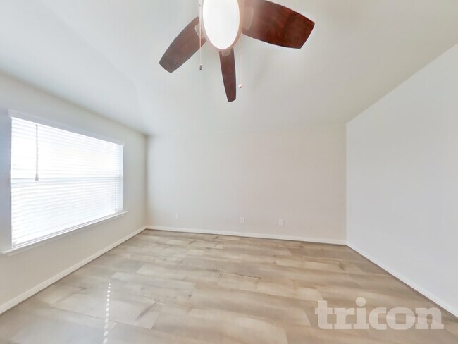 Foto del edificio - 13538 Paxton Blvd