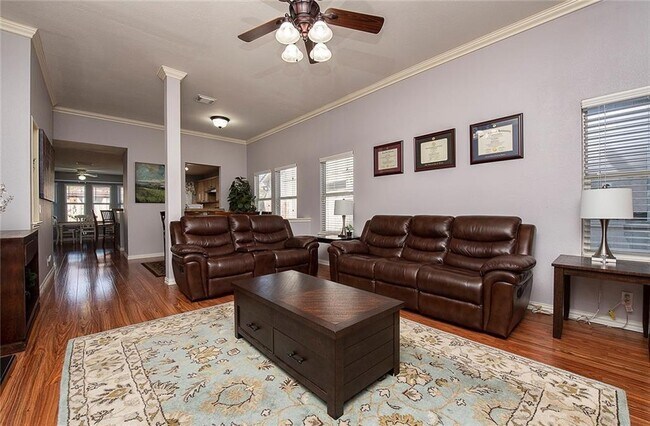 Foto del edificio - 21302 Derby Day Ave