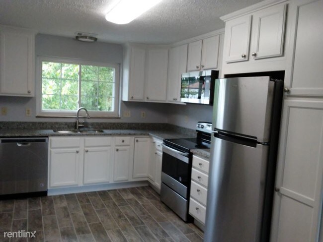 2 Br 1 Bath Apartment 25 Douglas Ln Condo For Rent In