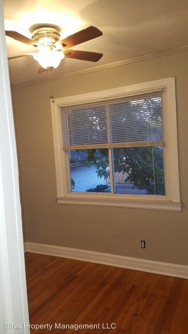 Foto del edificio - 1096 Beaconsfield Ave