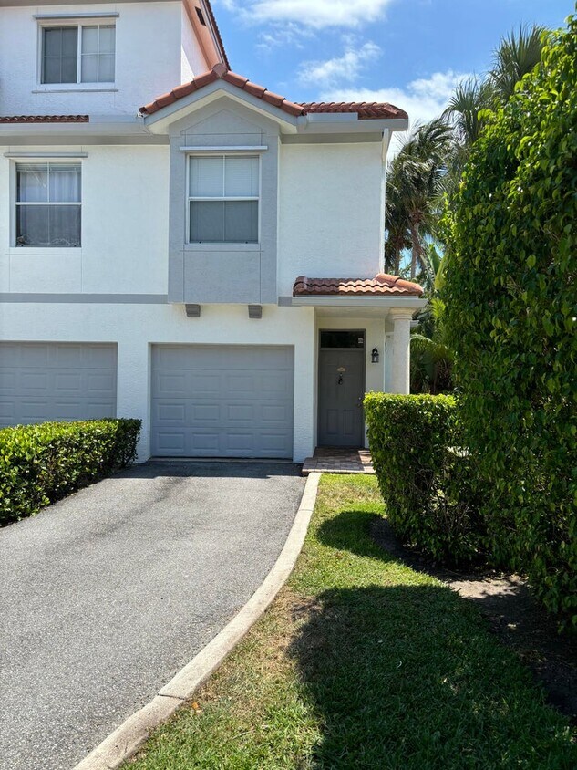 2012 Alta Meadows Ln, Delray Beach, FL 33444 Townhome Rentals in