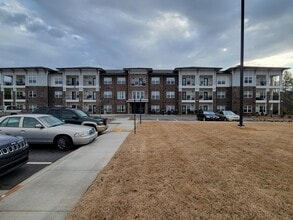 Building Photo - Brentwood