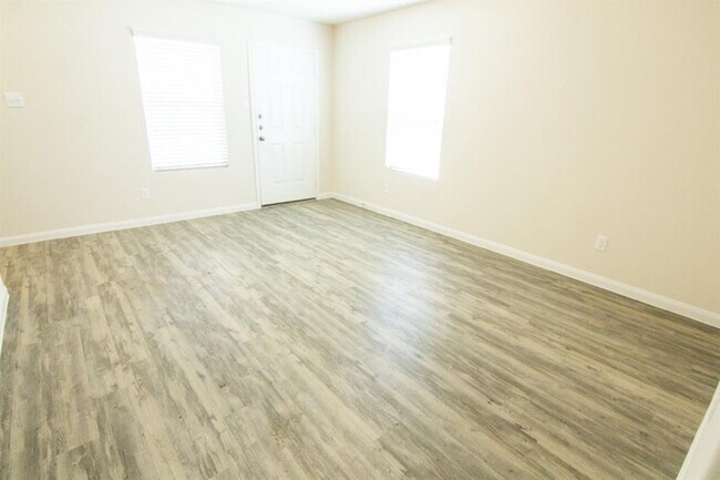 Building Photo - 821 Canton Grass Ln