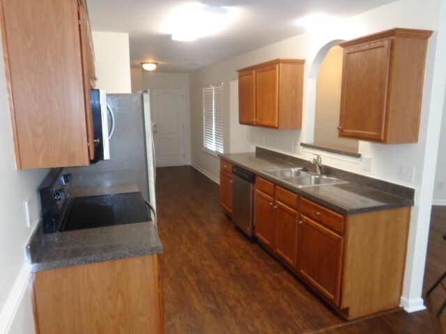 Building Photo - 3009 Rock Springs Rd