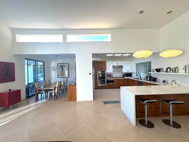 Foto del edificio - 72771 Skyward Way