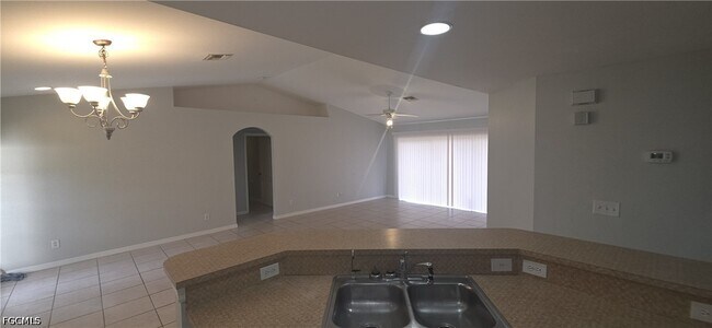 Foto del edificio - 4306-4305 5th St W