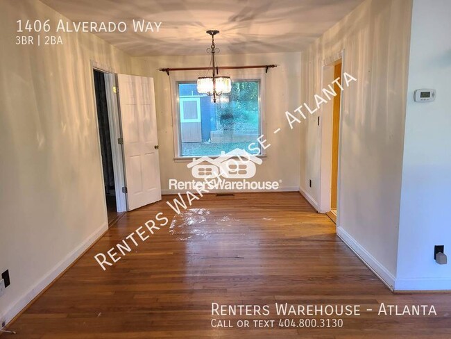 Building Photo - Charming Home With Lots Of Updates!