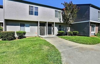 Building Photo - 3370 Northwood Dr.
