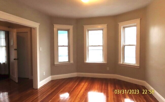 Building Photo - 20 Crowell St