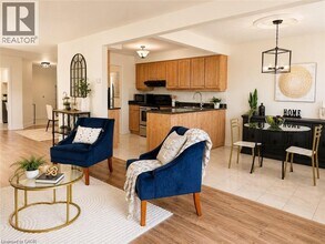 Building Photo - 3050 Pinemeadow Dr