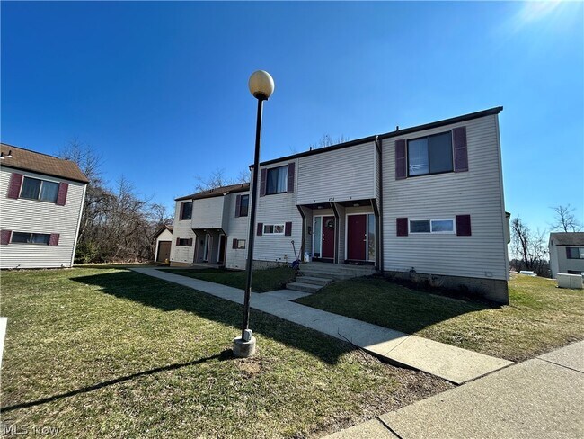 Building Photo - 131 Orchard Dr