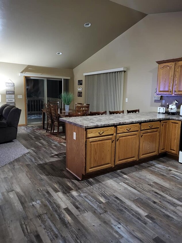 Foto principal - 3645 Veterans Ave