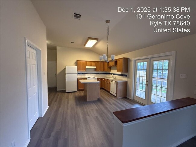 Building Photo - 101 Geronimo Cove