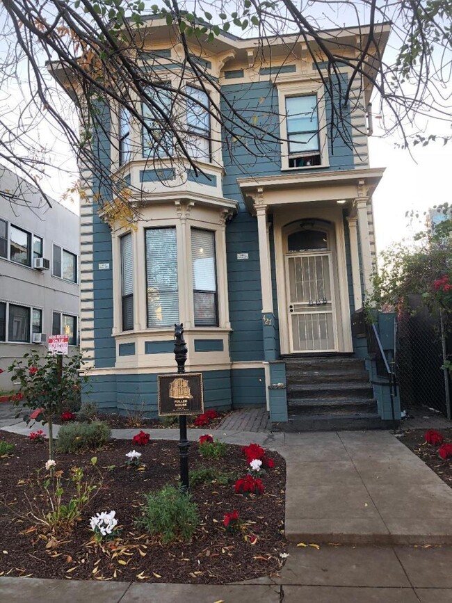 Building Photo - 427 S 3rd St