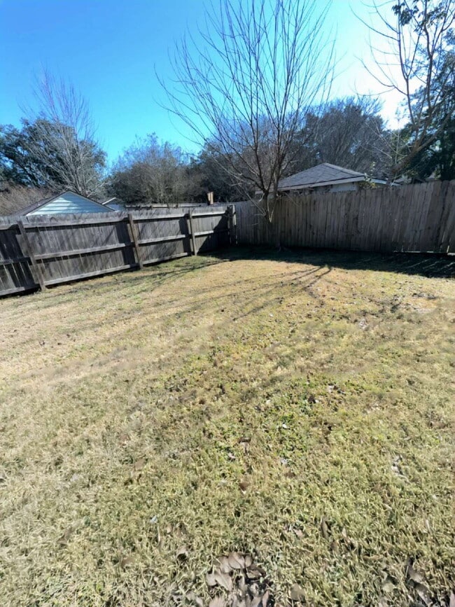 Building Photo - 3BR/2BA Cottage-Style Home, offering timeless character for Lease