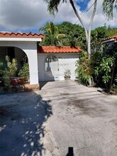 Building Photo - 3503 SW 24th St