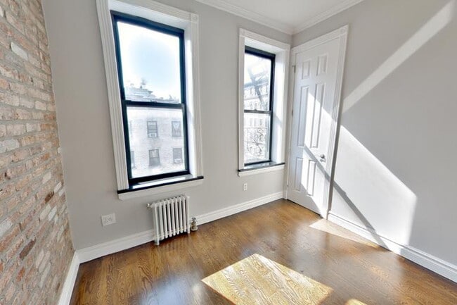 Building Photo - 248 Mott St