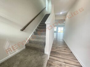 Building Photo - 127 Tourmaline Hl Dr