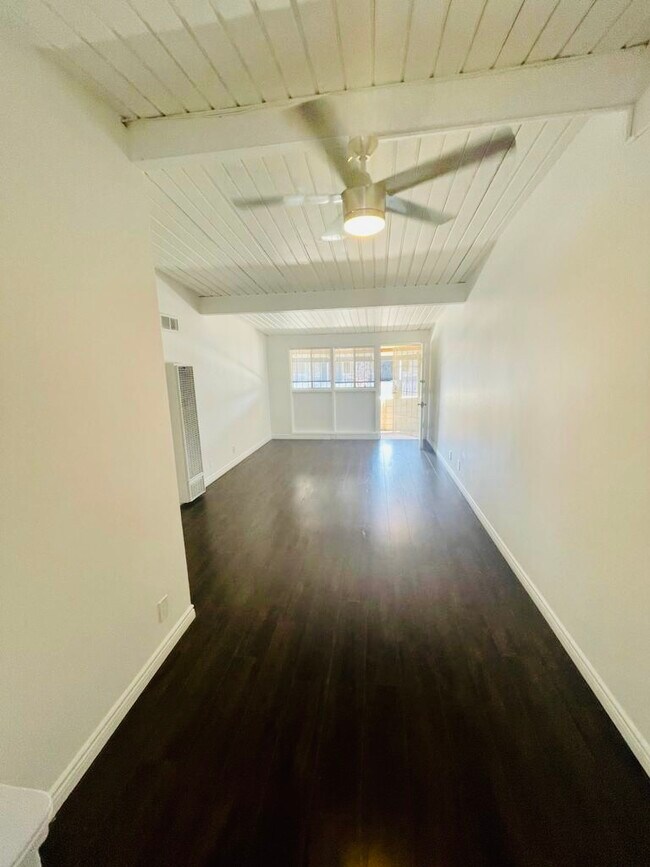 Foto del edificio - 4115 Palmwood Dr