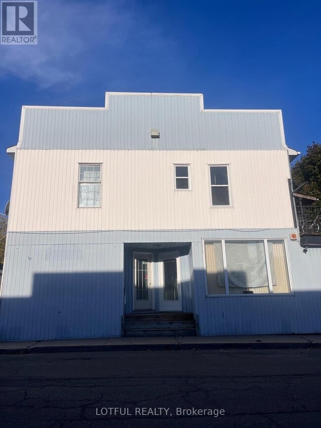 Building Photo - 20 King St