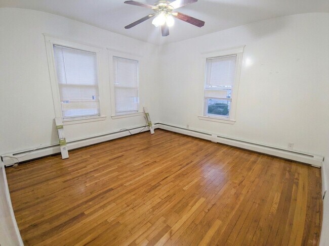 Foto del edificio - 1680 N Shore Rd
